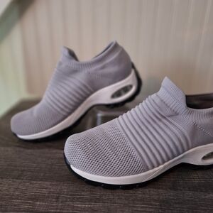 Orthaheel Women's Light Gray Slip-On Sneakers